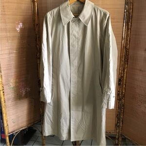 London Fog trench coat raincoat classic khaki light weight 42L Long Length 1960s